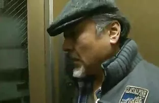 El semental más joven se folla a peliculas pornos latino una mujer mayor