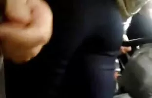 Rubia de tetas perfectas se masturba en solitario junto a pornos audio latino la piscina