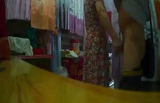 Belleza de ébano le complace peliculas en español latino porno con sus tetas