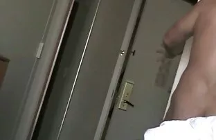 Hottie follada en peliculas porno en audio latino el sofá